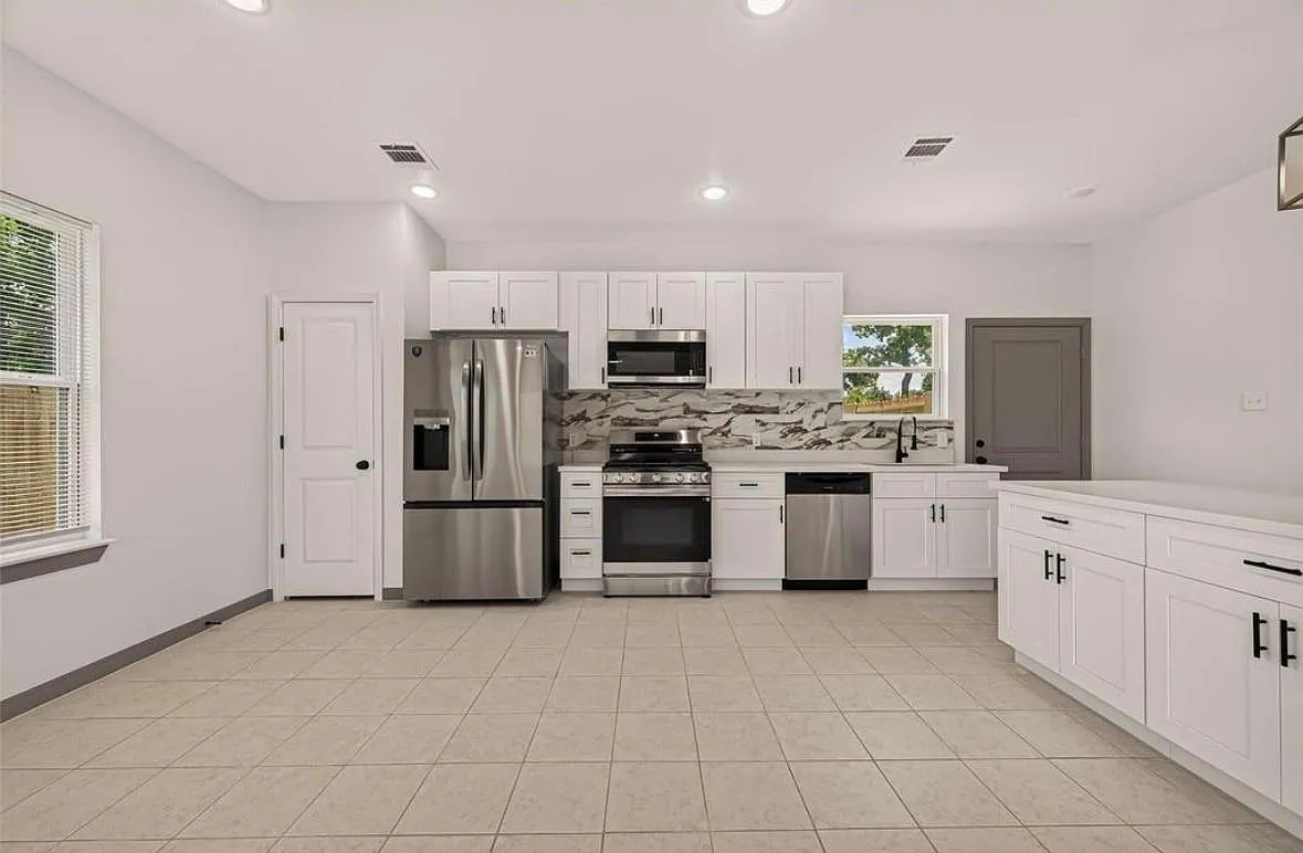 8306 Tidwell Rd — Photo 3
