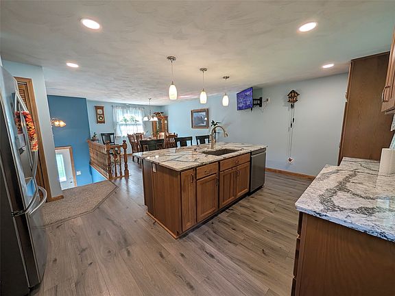 4th image of 1109 Nagle Rd