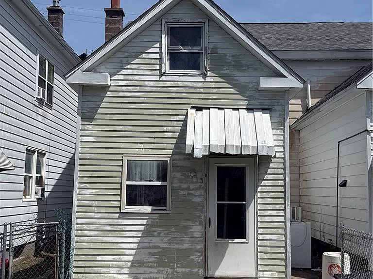 243 Stanton St — Photo 2