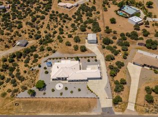 9757 Highland Rd, Oak Hills, CA 92344