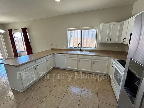 4th image of 13735 W Caribbean Ln
