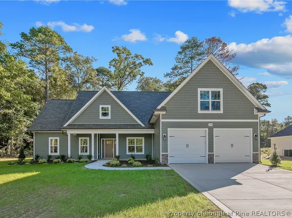 1046 White Plains Dr, Fayetteville, NC 28312