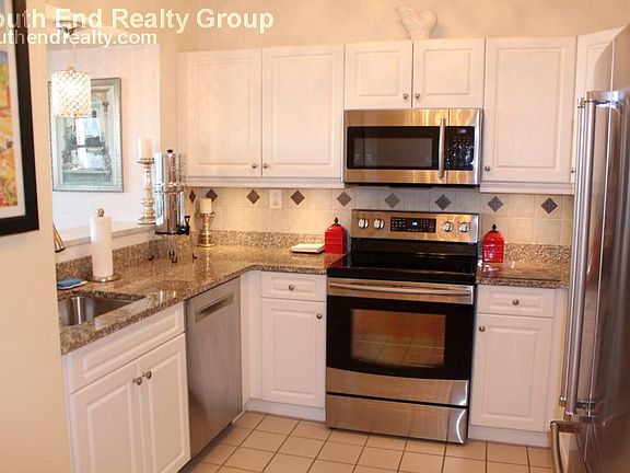 3rd image of 3 Cityview Ln