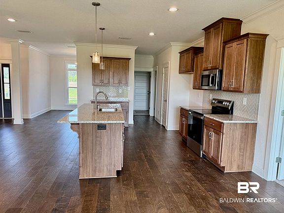 5th image of 20876 Hale Dr