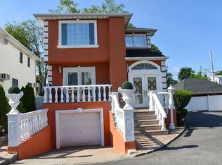 24416 Stephanie Dr, Rosedale, NY 11422