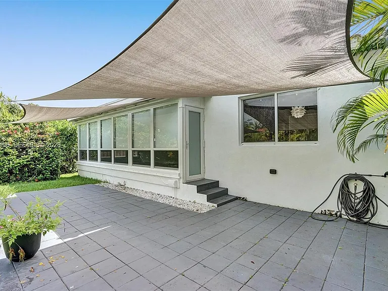 9040 Carlyle Ave — Photo 36