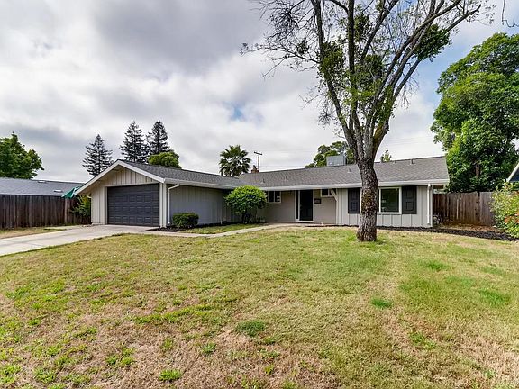 3rd image of 9448 Dalton Way