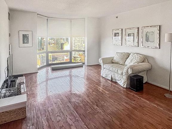 2nd image of 2020 Walnut St APT 29K