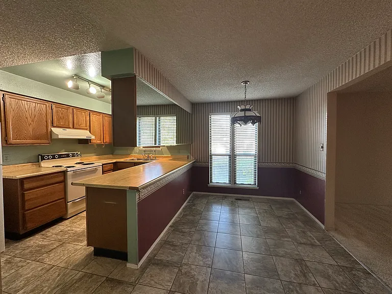 1500 Ellendale Ct — Photo 8