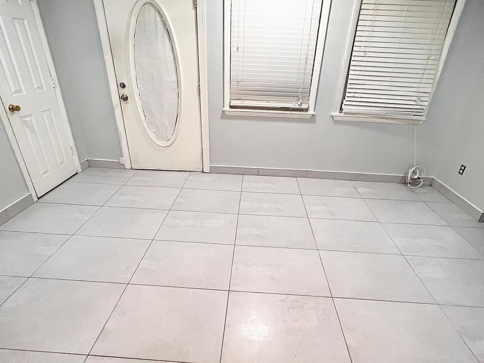 1st image of 95 Regis Dr Floor 1
