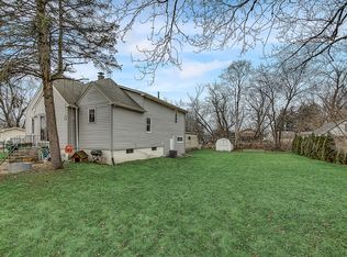 1014 Idlewild Dr, Round Lake Beach, IL