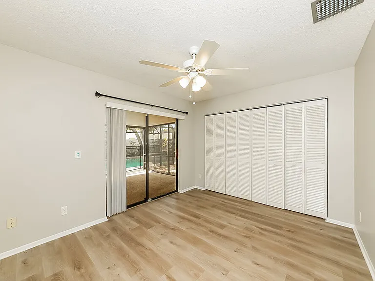 4725 Country Oaks Blvd — Photo 10