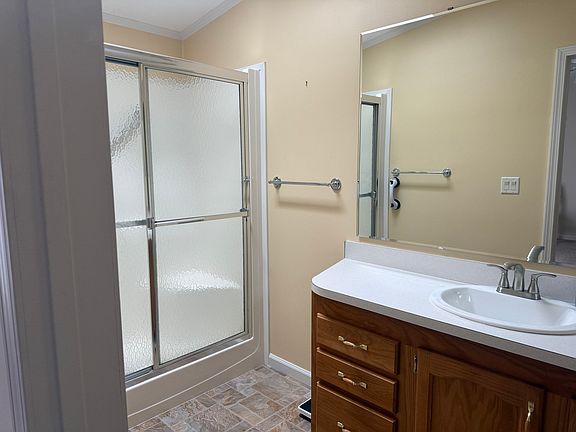4th image of 301 Blueberry Cir