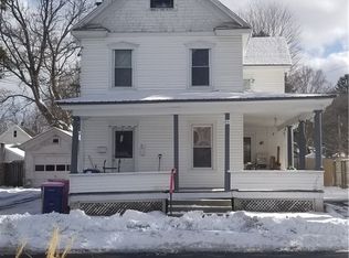 11 Downer St, Baldwinsville, NY 13027