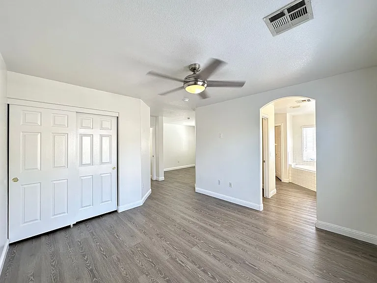11028 Meadow Leaf Ave — Photo 12