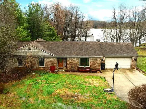 2689 Holmes Dr, Sullivan, IN 47882