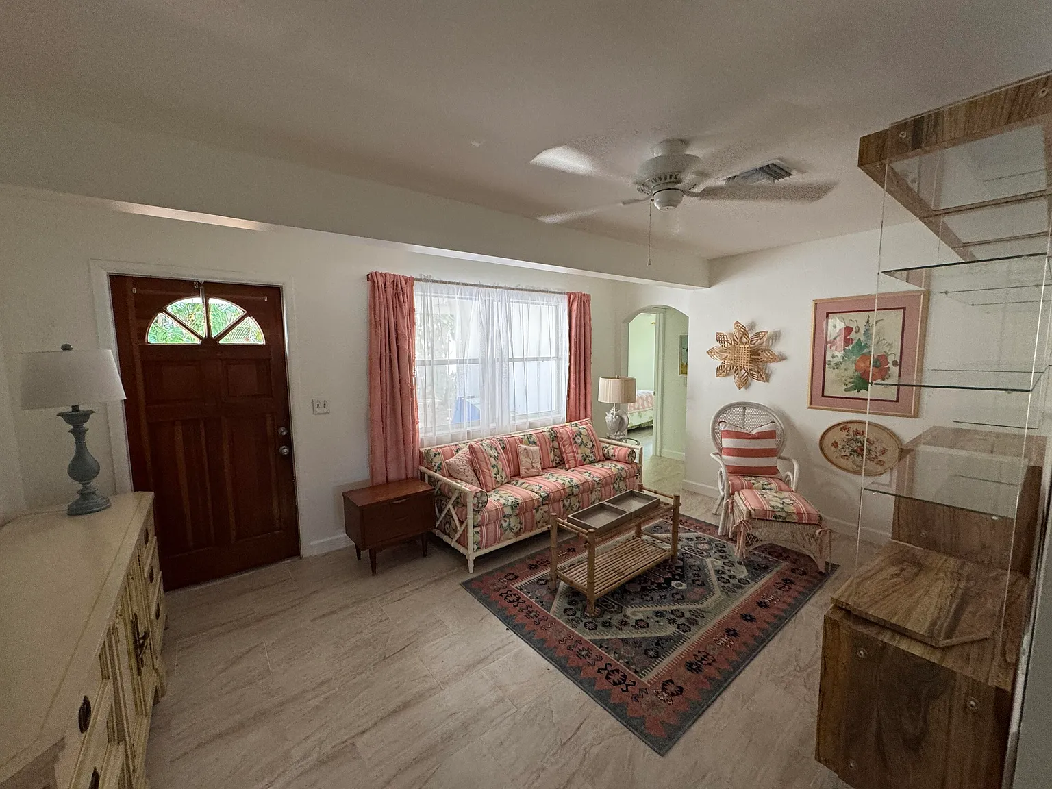 3 bed, 3.0 bath, 1636 sqft, $3,500 — Photo 4