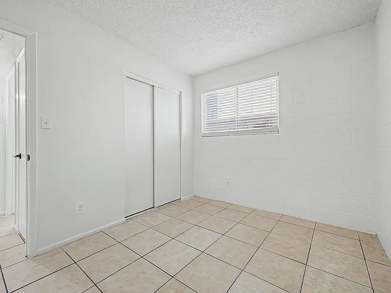 9514 N. 8th St — Photo 45