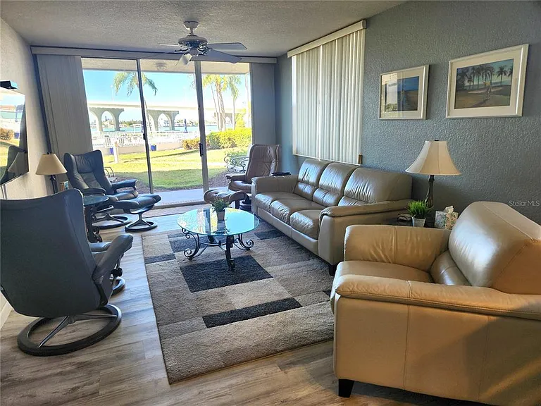 5901 Bahia Del Mar Cir #124 — Photo 5