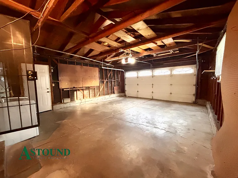2627 Prestwick Ave — Photo 17