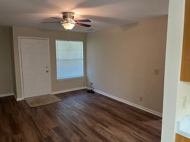5701 Chapman Mill Dr #330 — Photo 8