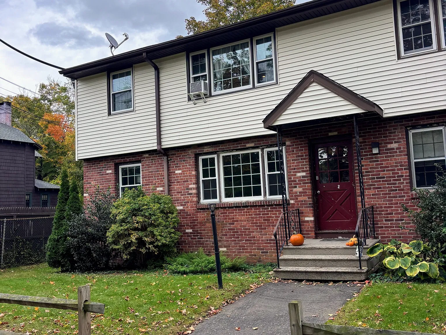 2 bed, 1.0 bath, 800 sqft, $2,200 — Photo 2