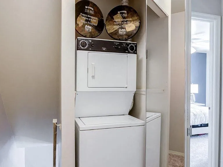 Greentree Village Townhomes — Photo 8