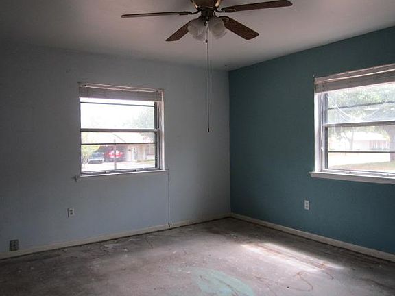 4th image of 615 Ravenwood Dr