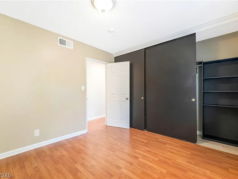 4565 Meridian Dr — Photo 15