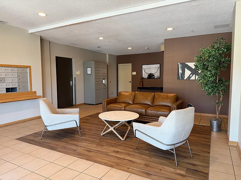 Emerson Hills Apartments — Photo 13