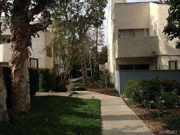 3rd image of 18411 Hatteras St Unit 241