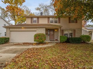 865 Sheldon Ave, Aurora, IL 60506