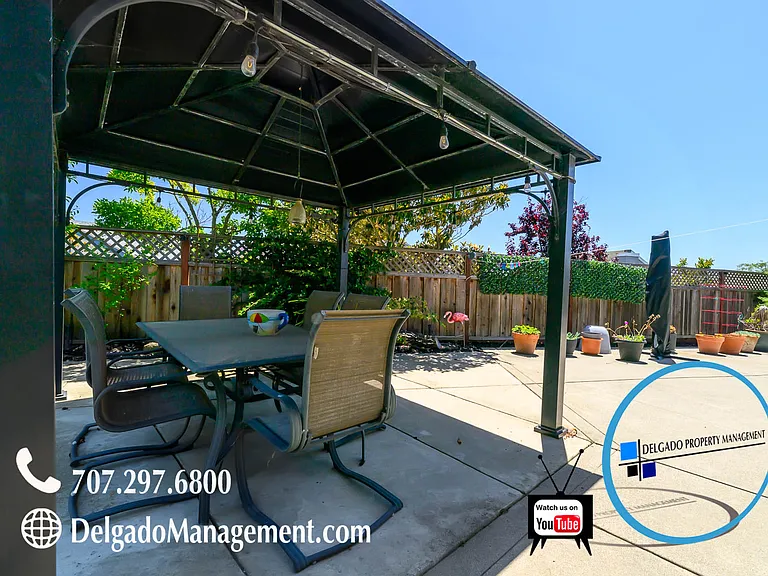 746 Tulip Ct — Photo 40