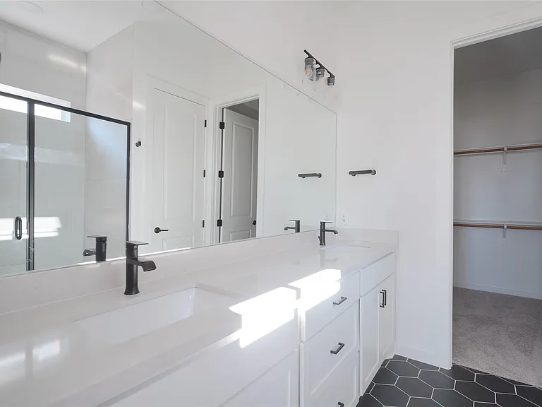1250 N Roger Hanks Pkwy — Photo 9
