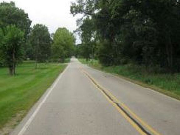 Exterior Neighborhood (street photo)