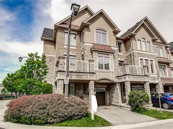 2435 Greenwich Dr #35, Oakville, ON L6M 0S4