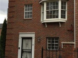 10 Downing St, Charleston, WV 25301
