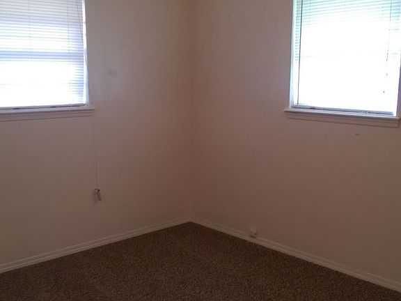 5th image of 1015 SW 97th St