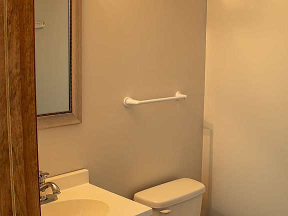 4th image of 1138 Mapleton Rd