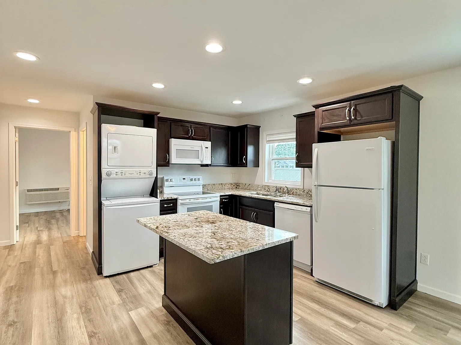 1 bed, 561 sqft, $795 — Photo 1