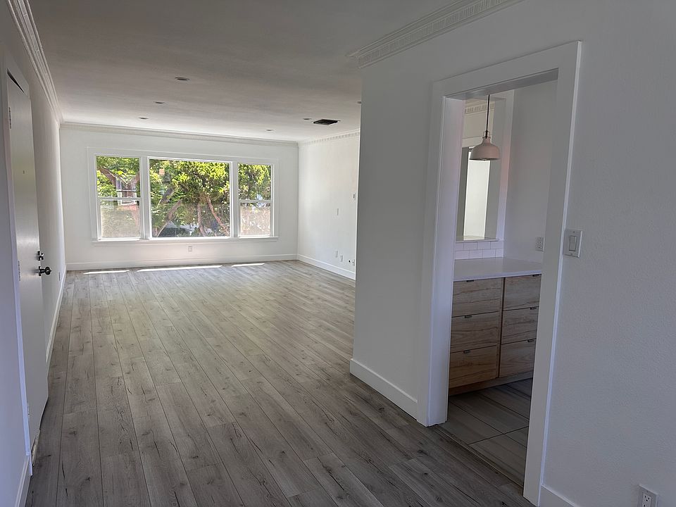 1st image of 1429 Havenhurst Dr APT 21