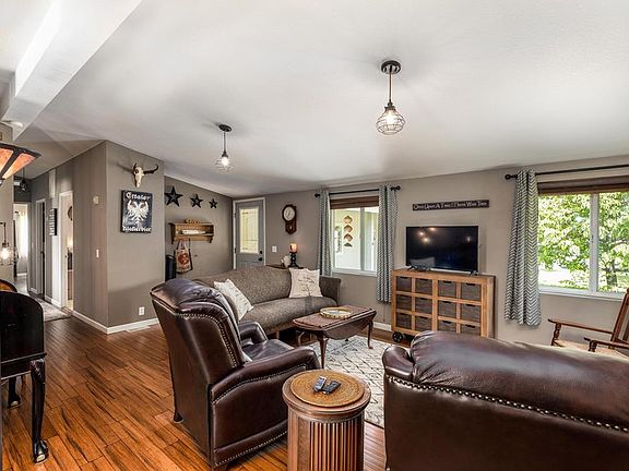 5th image of 710 Oakwood Dr
