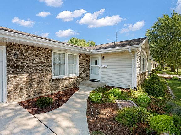 Welcoming front entrance!