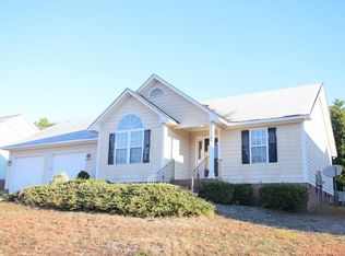 524 Bramblegate Rd, Hope Mills, NC 28348
