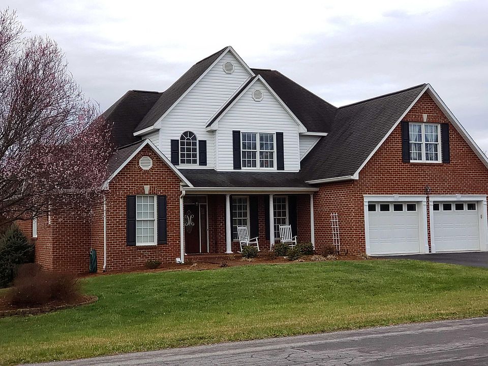 2nd image of 130 Charleston Pl
