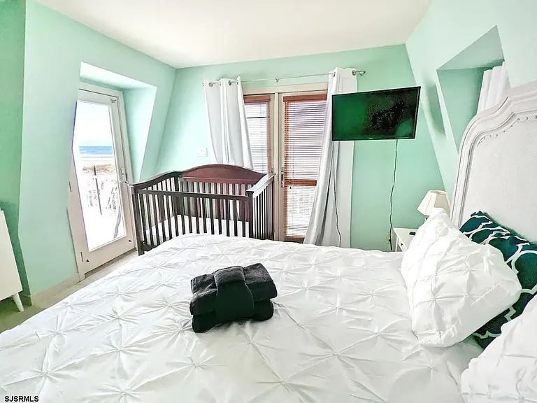 4501 Boardwalk #B — Photo 21