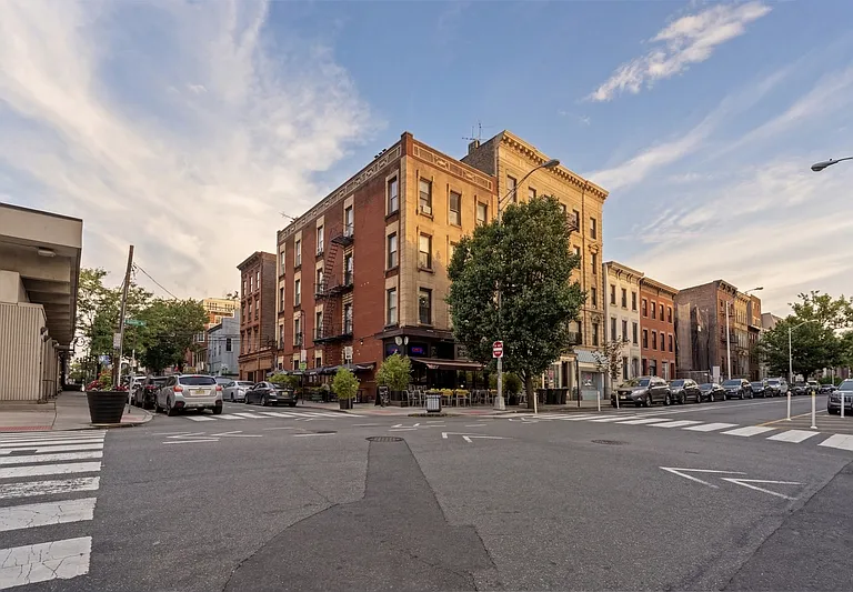 200 Hudson St #4R — Photo 1