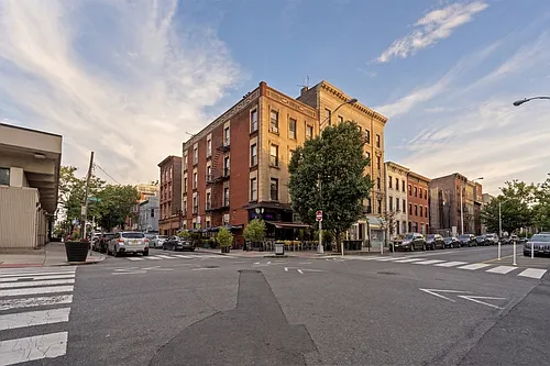 200 Hudson St #4R Photo 1