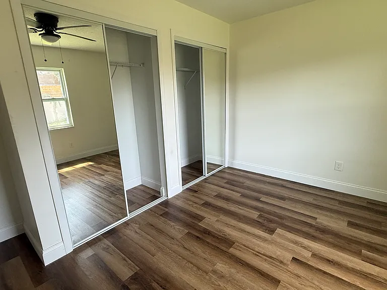 2433 Benjamin Dr — Photo 21