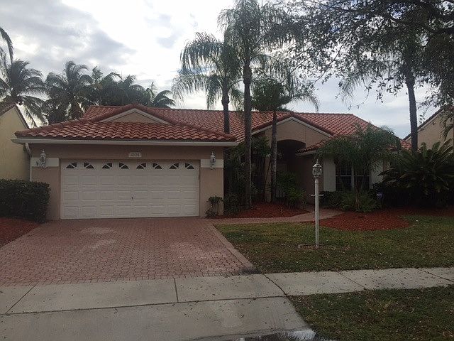 1st image of 4104 Baton Rouge Way